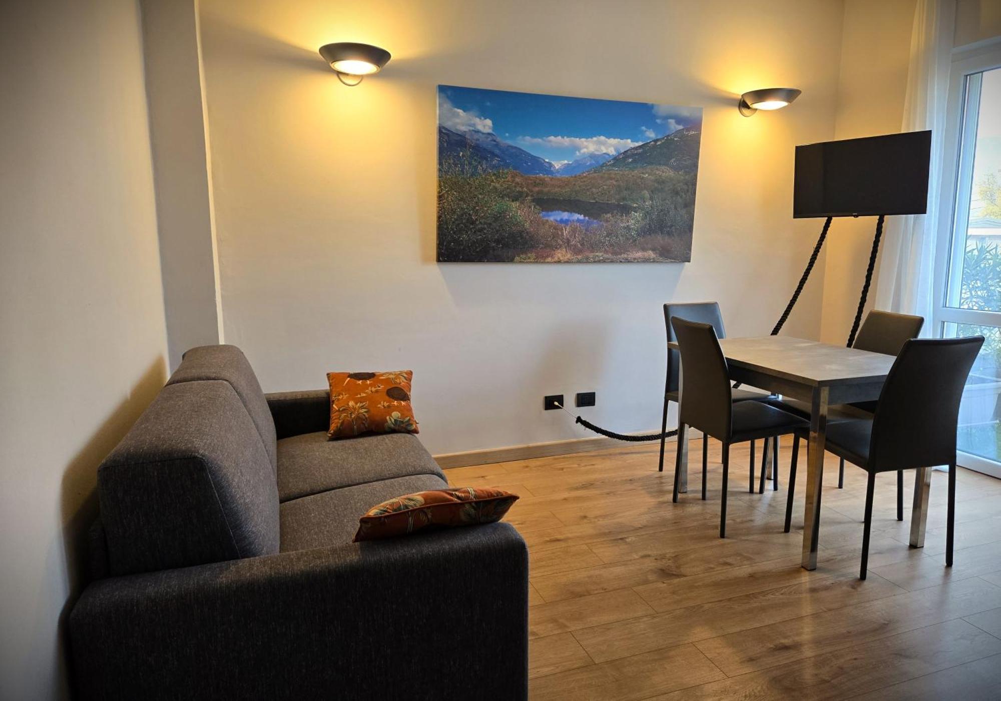 7 Lakes Aparthotel Burolo Exteriér fotografie